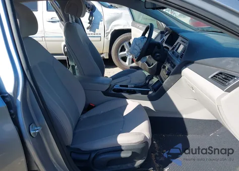2015 Hyundai Sonata Se z USA, uszkodzony, nr VIN 5NPE24AF3FH184520